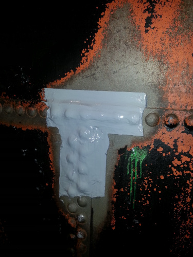 Reparatie zona de imbinare prin nituri cu un produs belzona din Sera 100