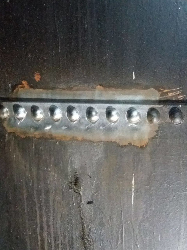 Reparatie zona de imbinare prin nituri cu un produs belzona din Sera 100